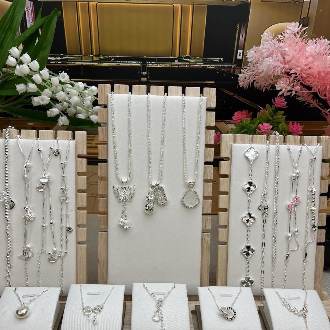 菲蒂黛尔轻奢饰品店