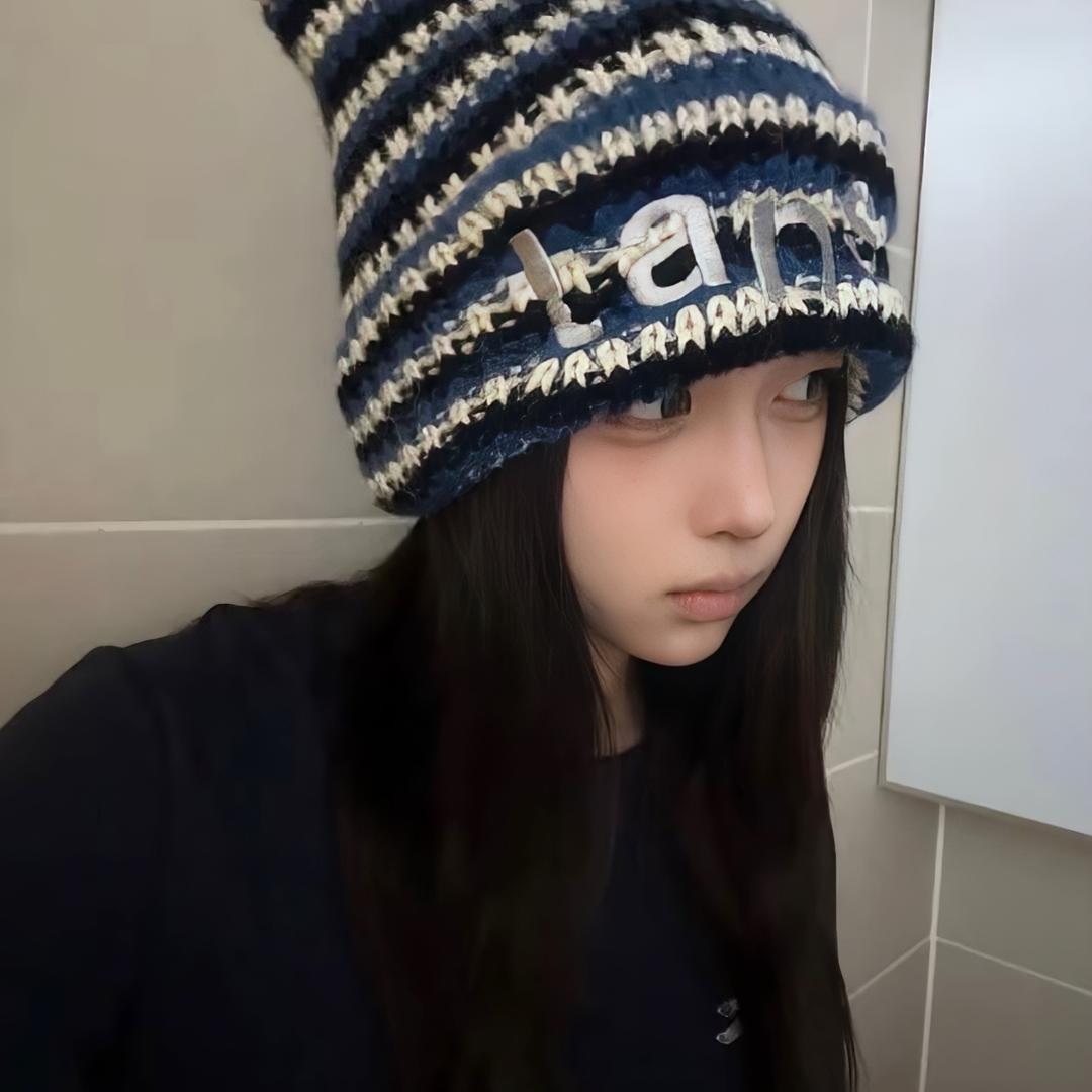 澳大利亚臭电鳗上岸后爱上纯情带两娃母蟑螂