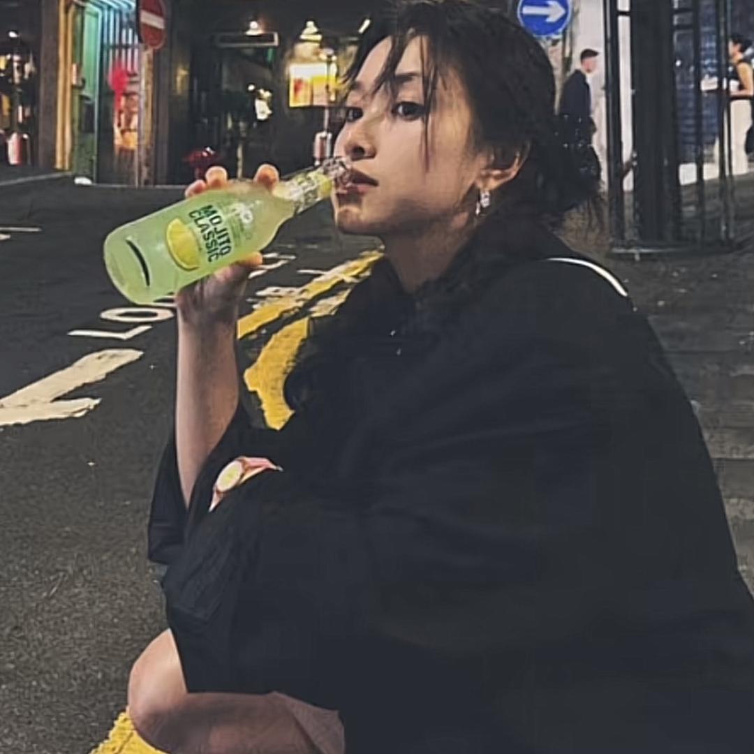 曾戴快乐