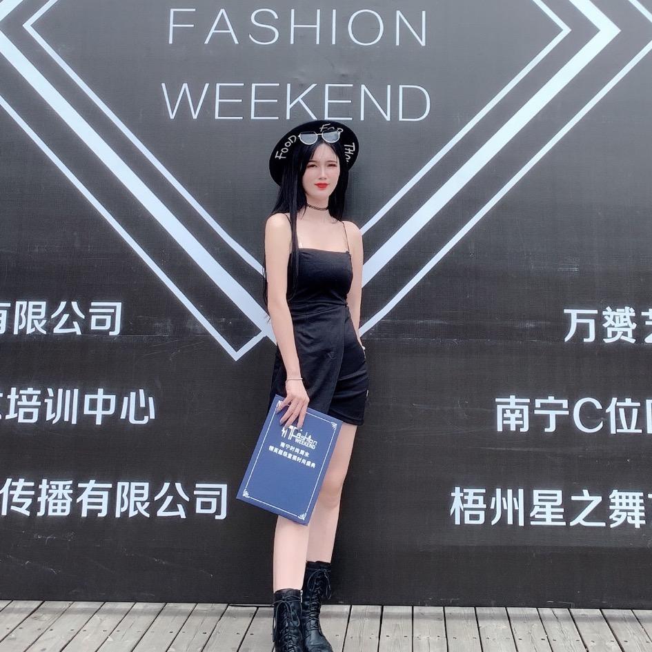 女一号