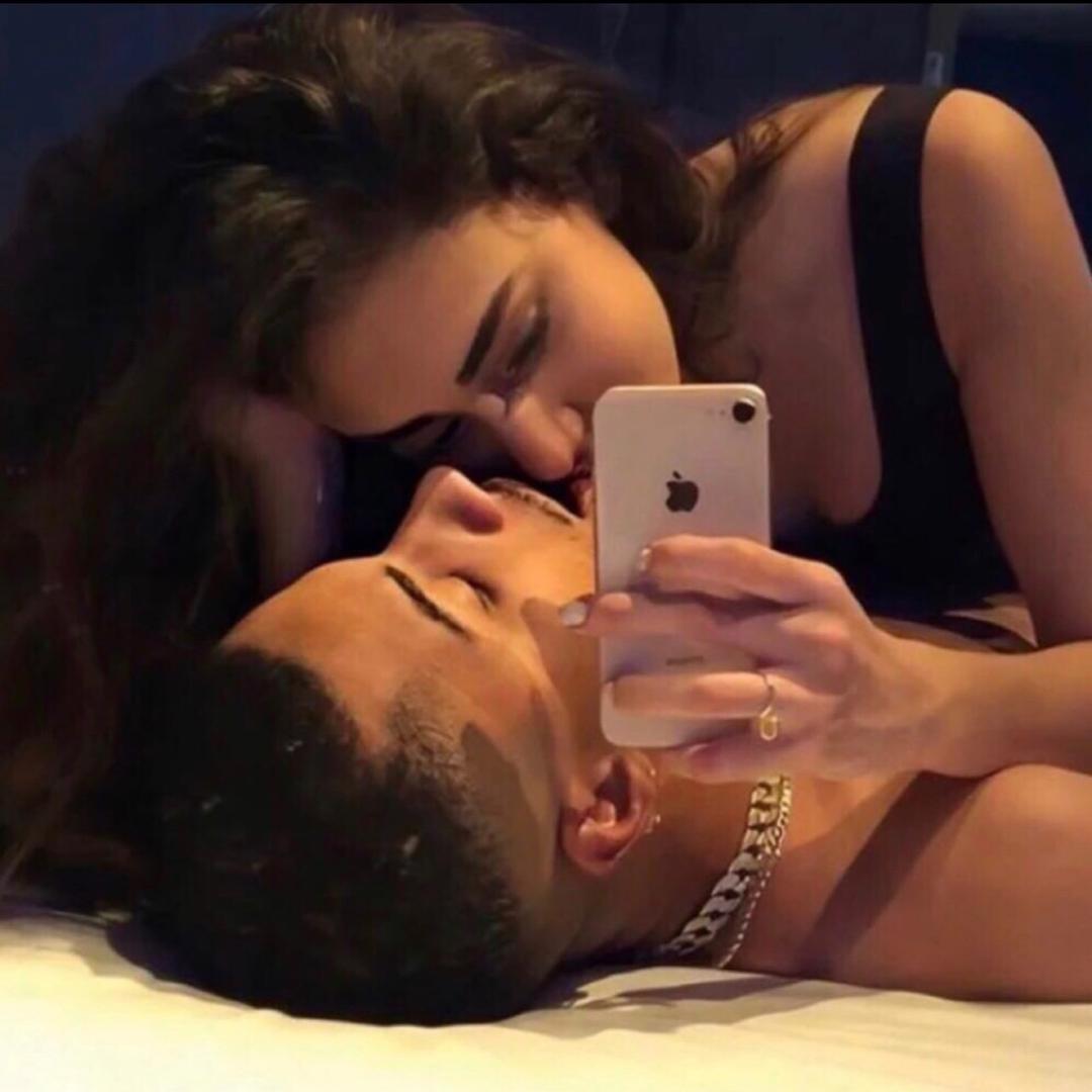 👄·