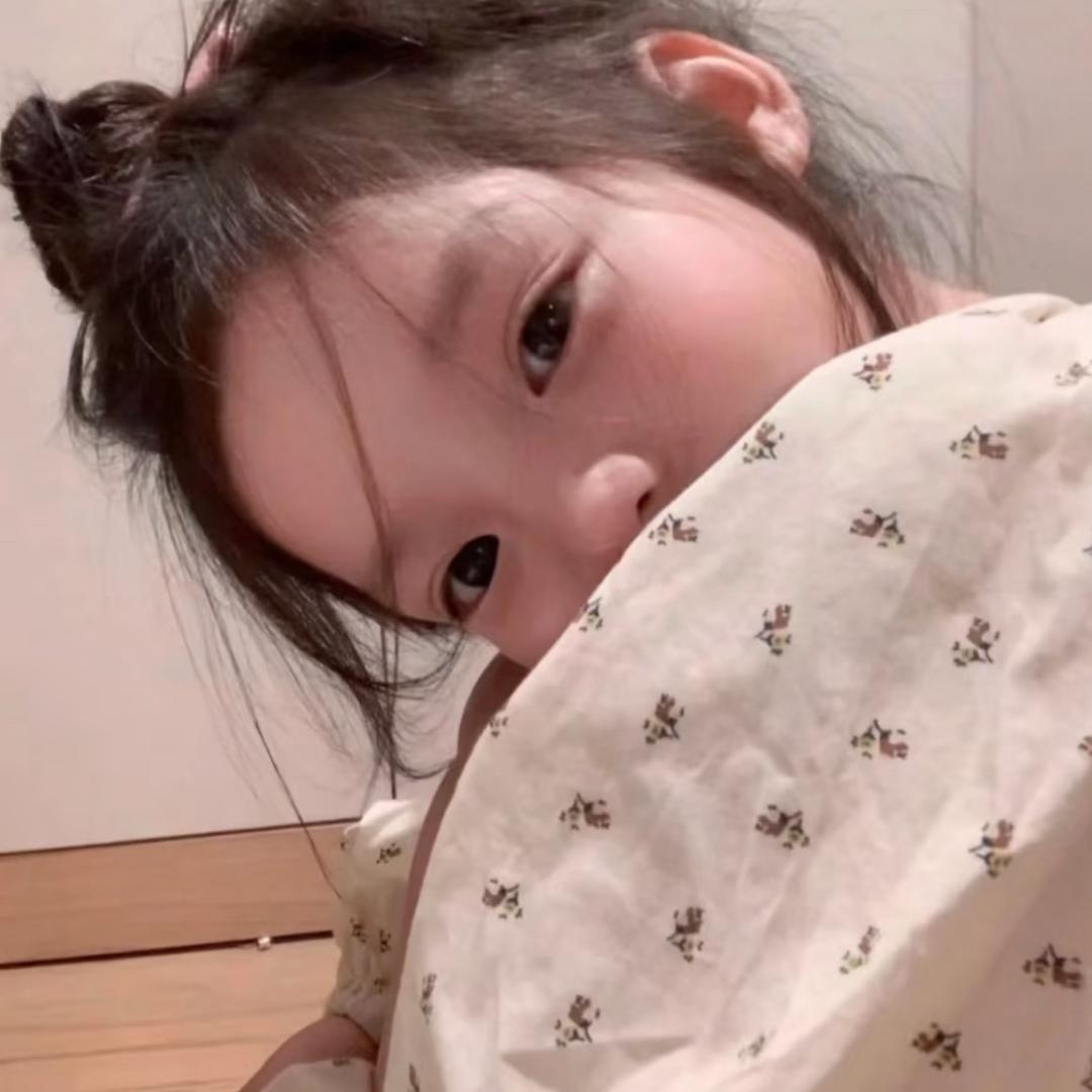 小静.