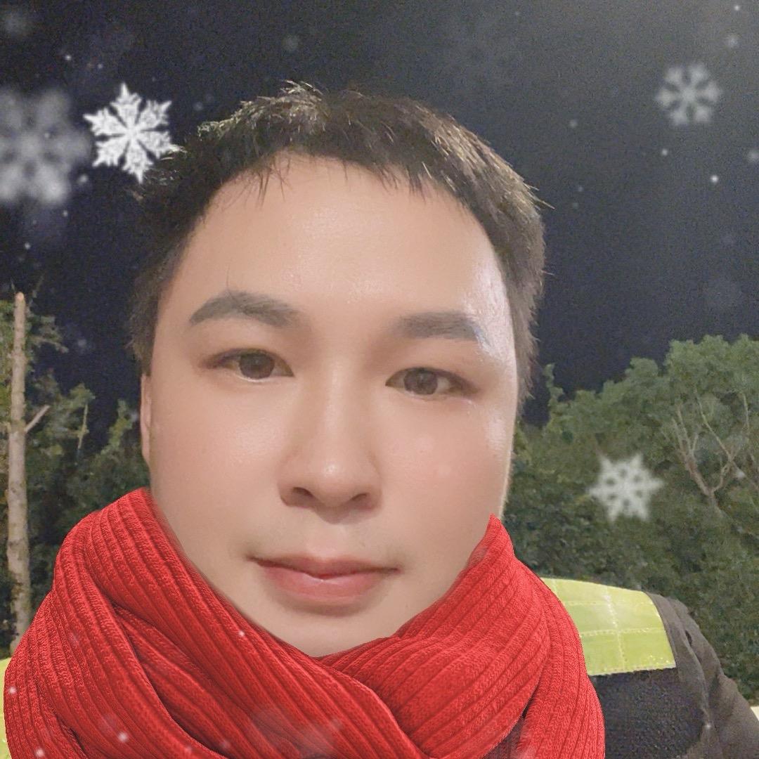 小伟鸿福家人每天开心如意