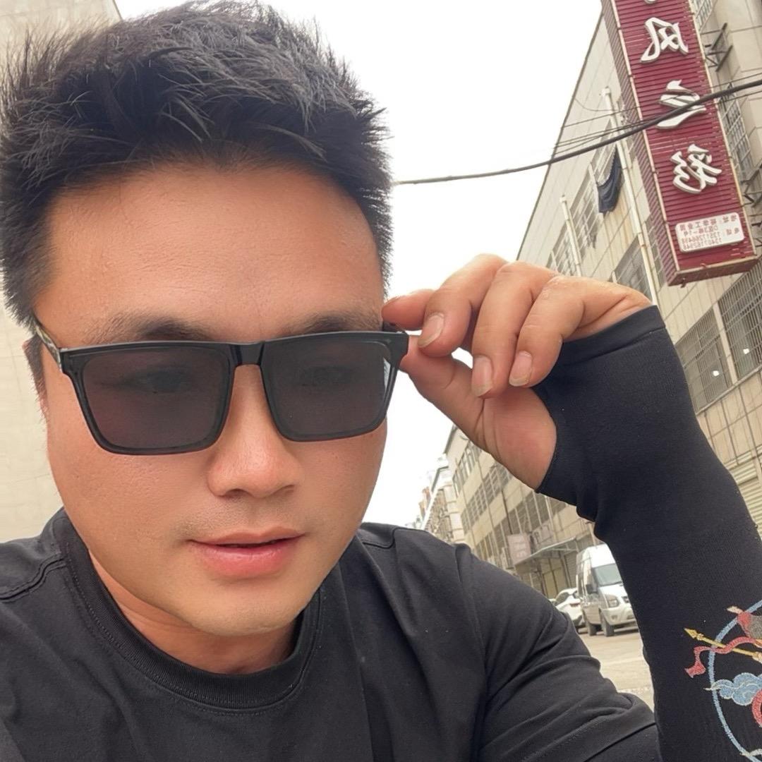 亮哥（凤凰涅盘浴火重生）