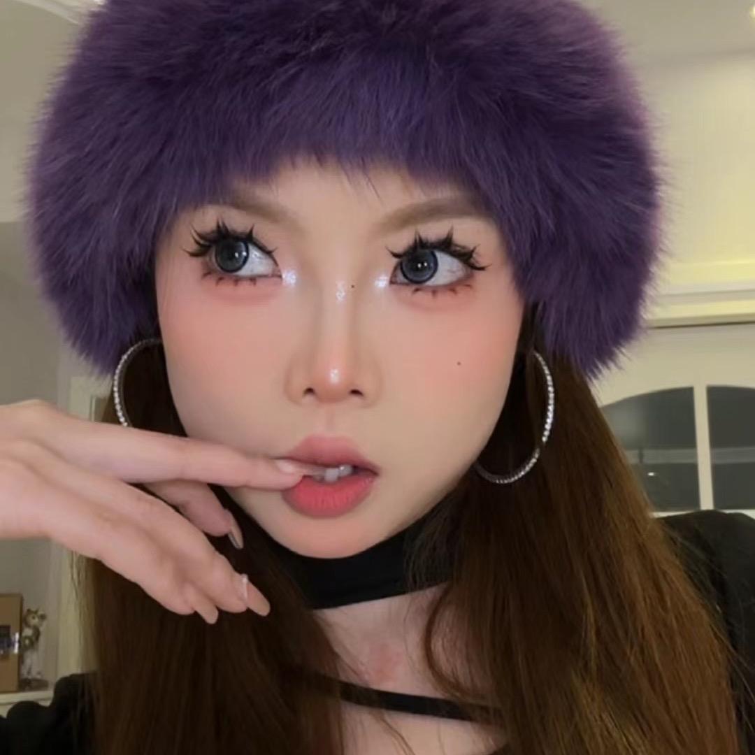 伶四允