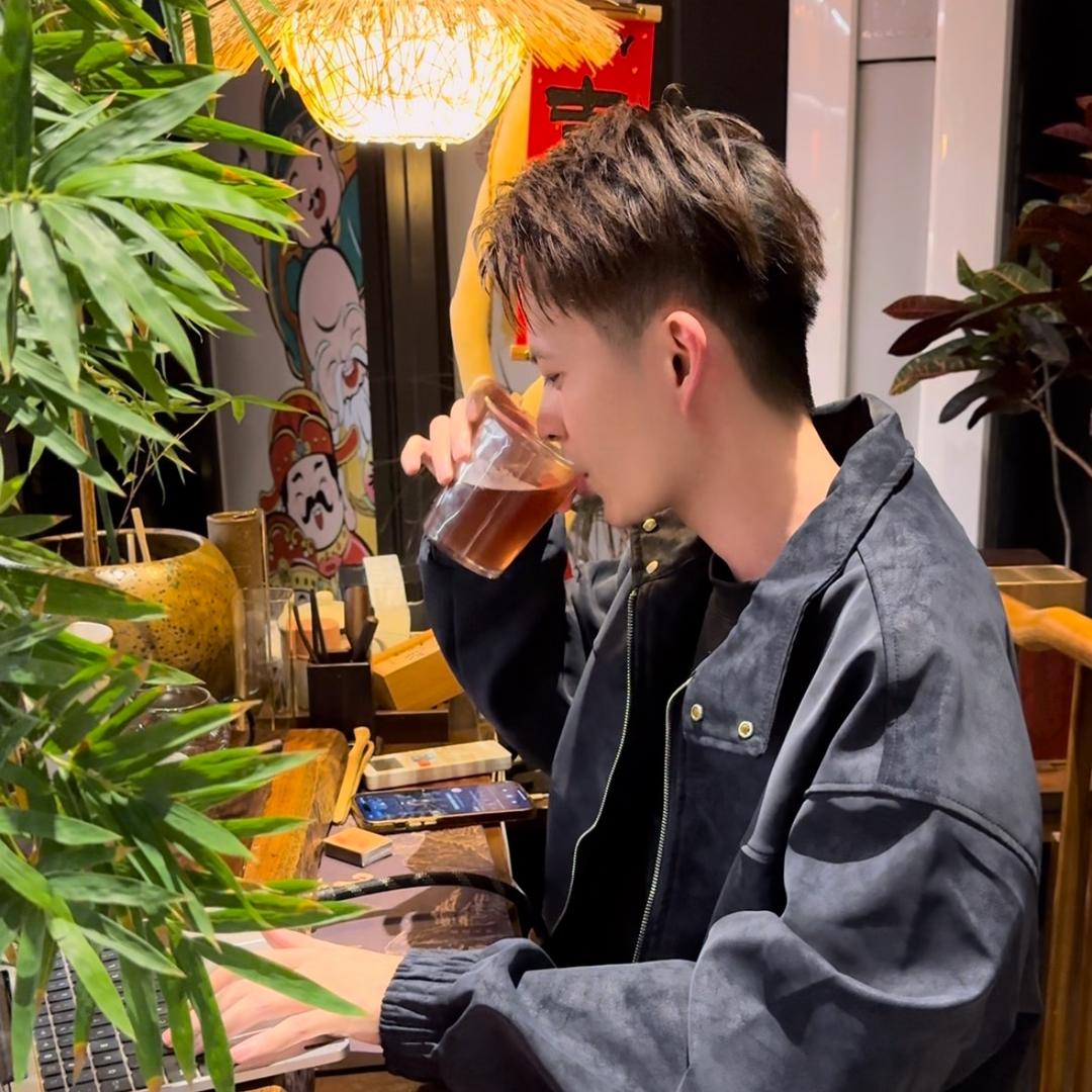 一个卖茶🍃的🥷