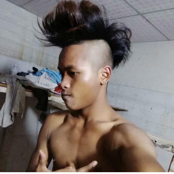 开烂挖机的好难人