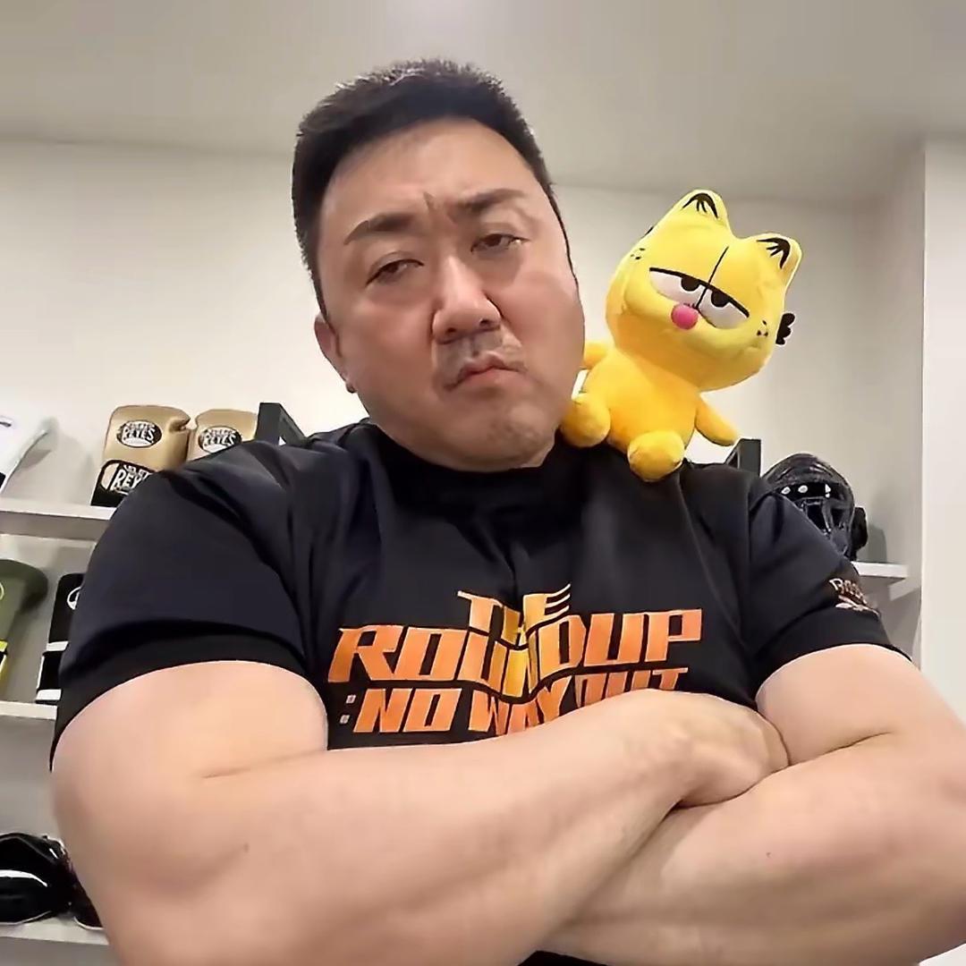 A斌.