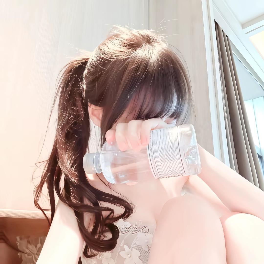 为什么头发总披左肩