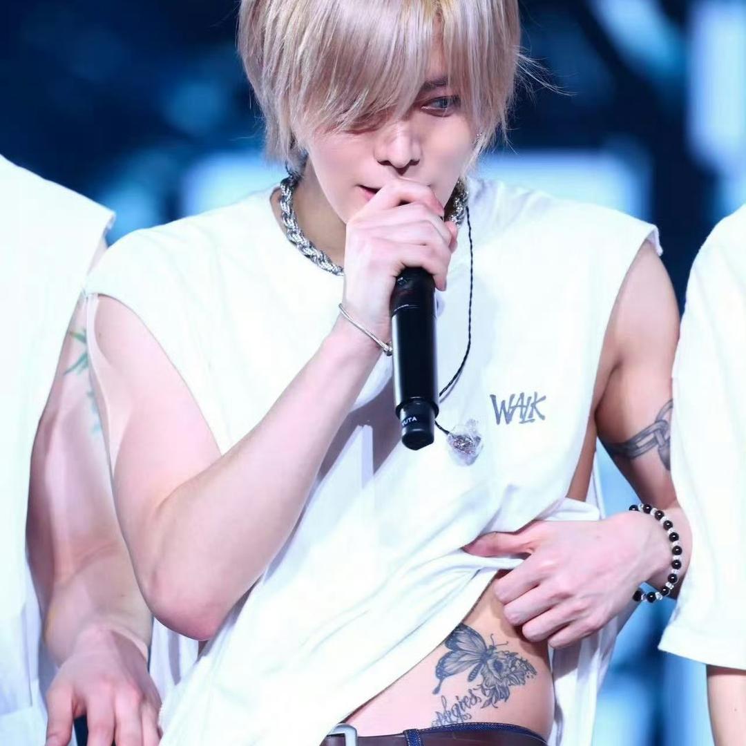 在大阪卖章鱼烧🐙