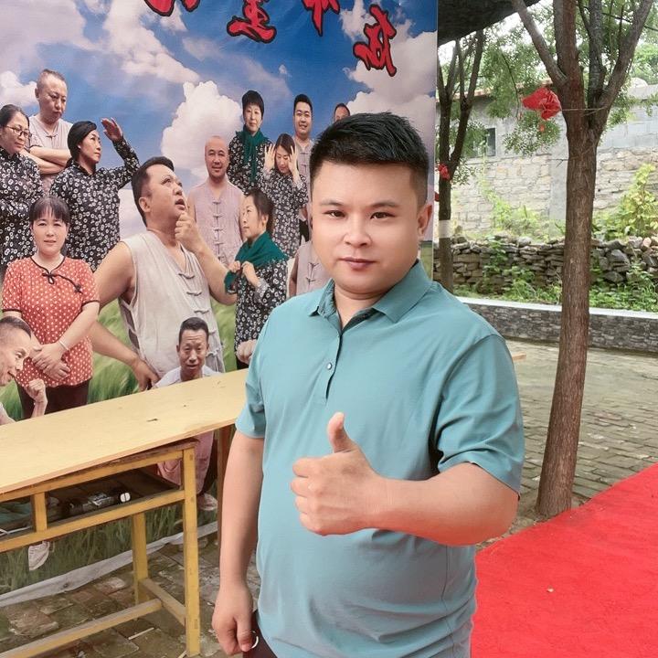 爱唱歌的小振哥