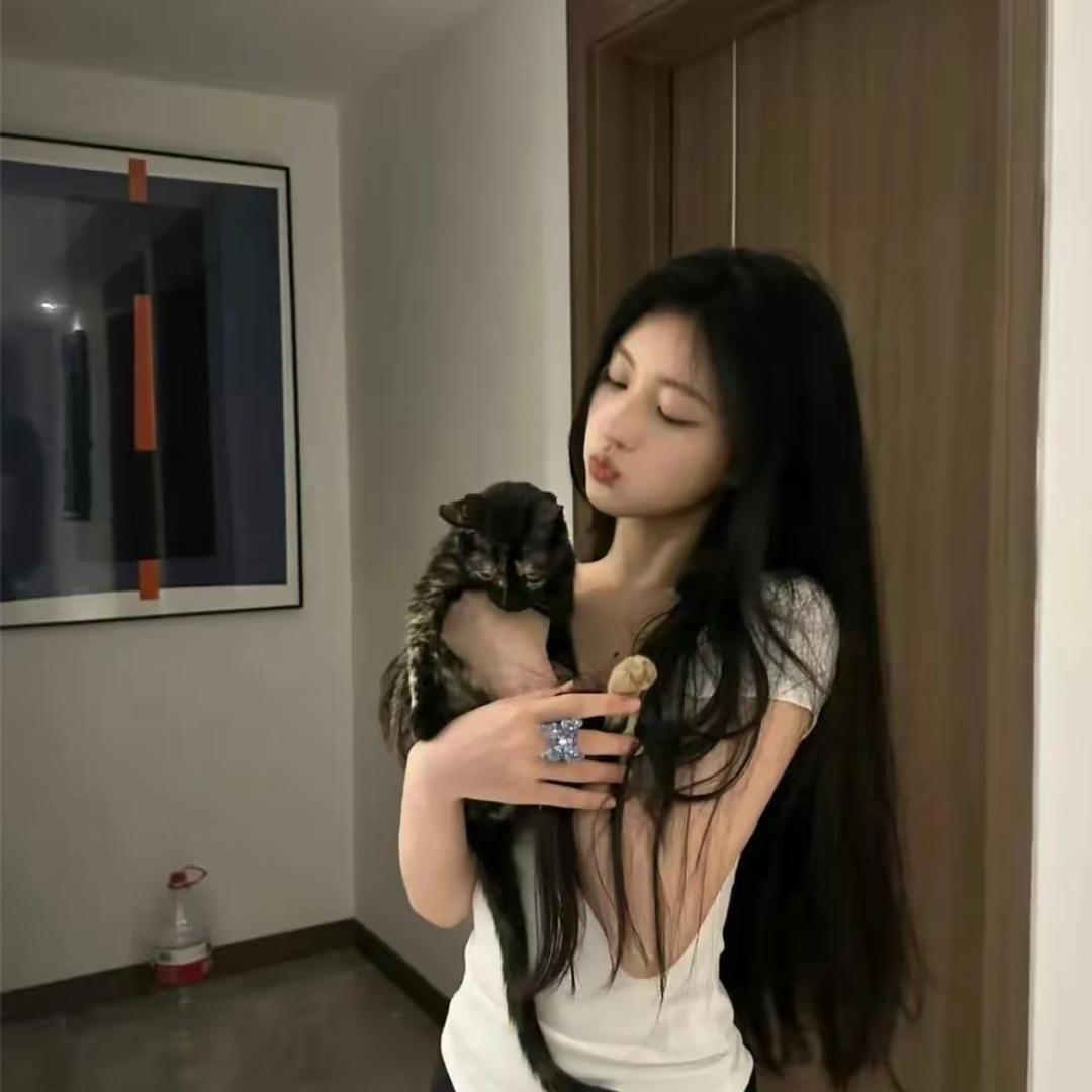 忧郁的小美