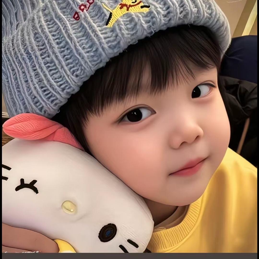 小E