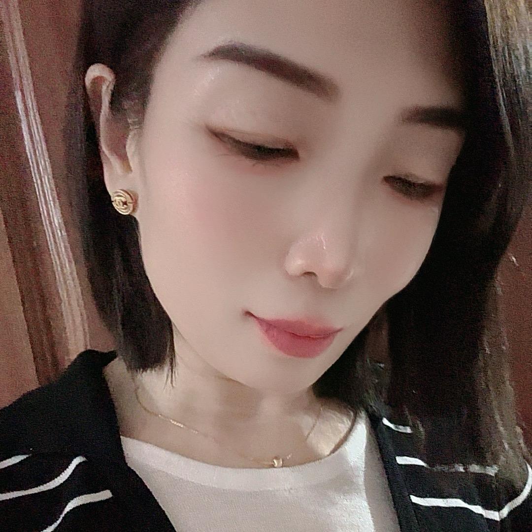 晓雷内衣告成店娜姐爱跑步