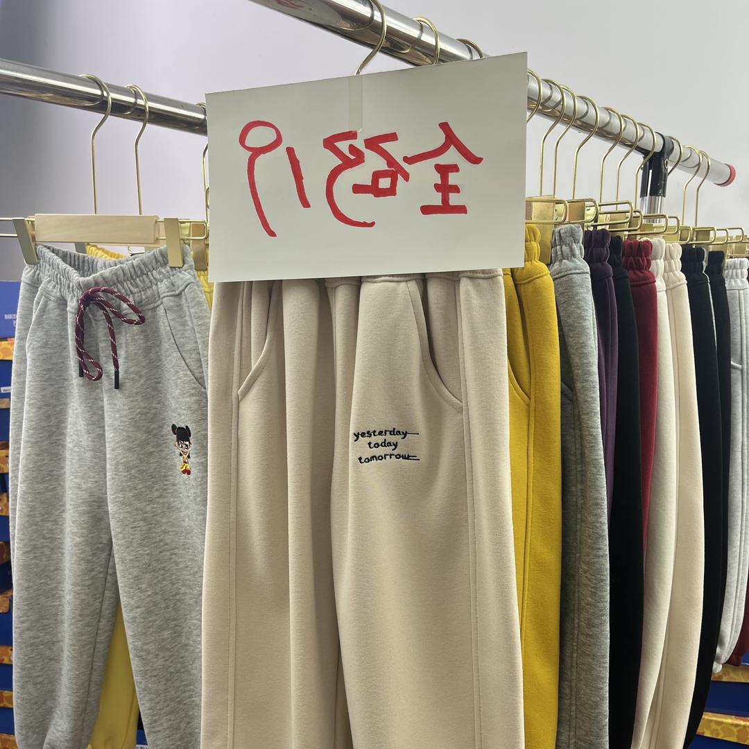 小宝贝贝童装工厂店