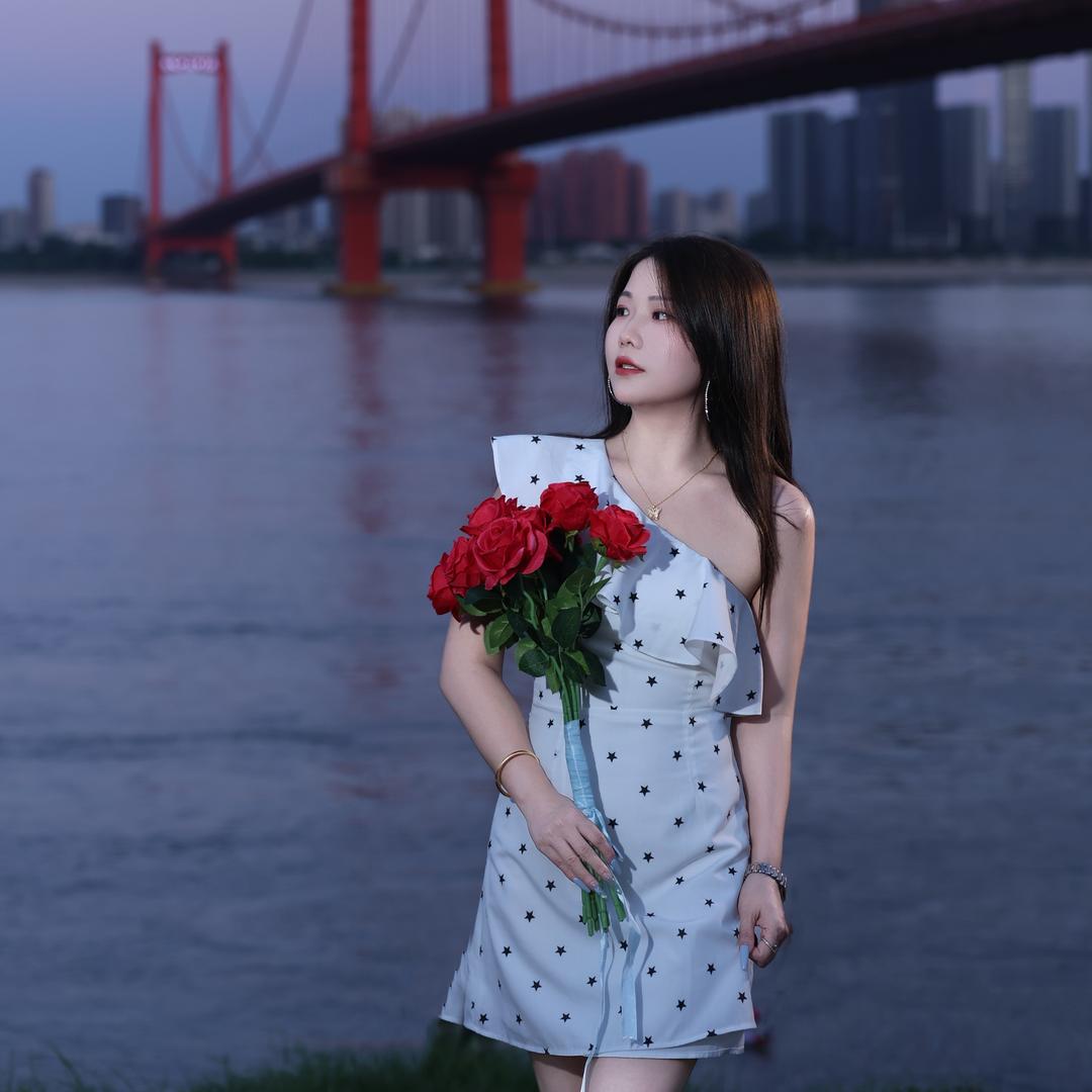 米多多小姐