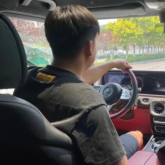 小楊楊楊-