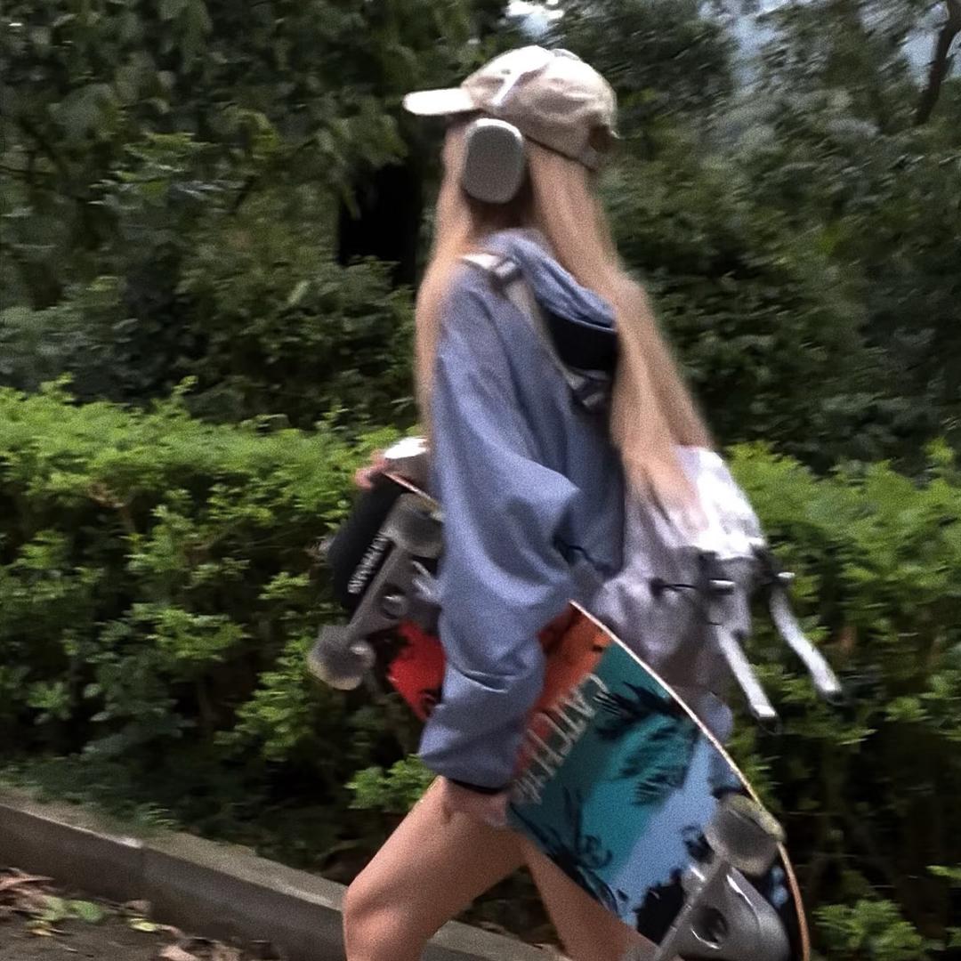 覓.