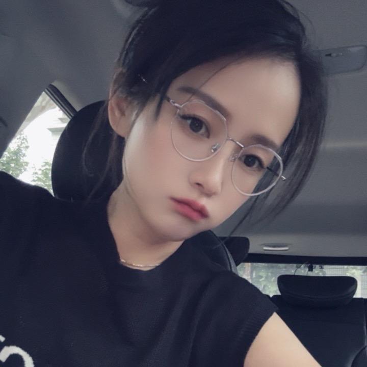 初訫