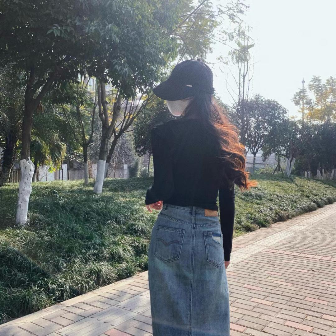 -    R ʸ🌙