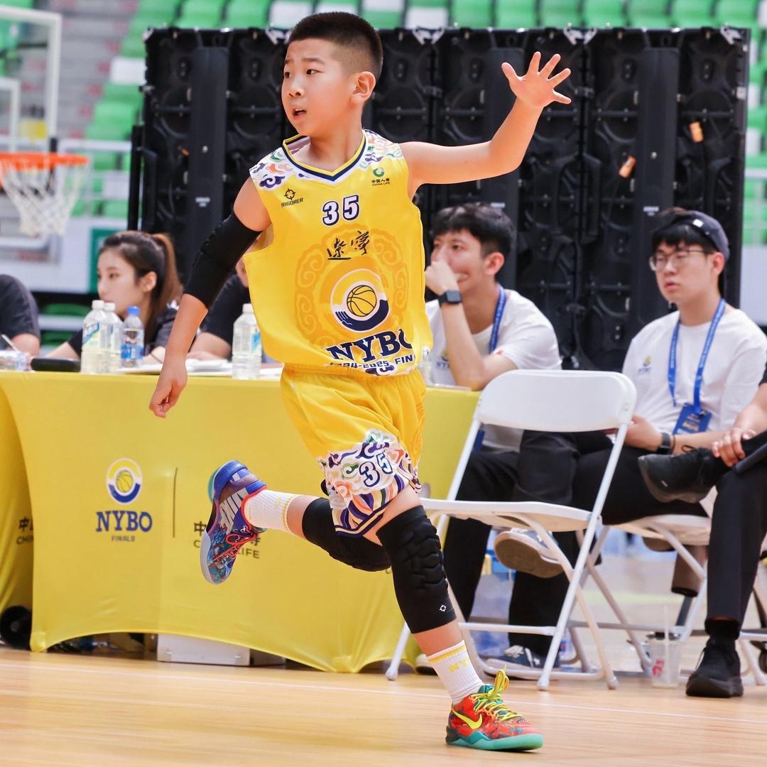 篮球小子🏀李小轩