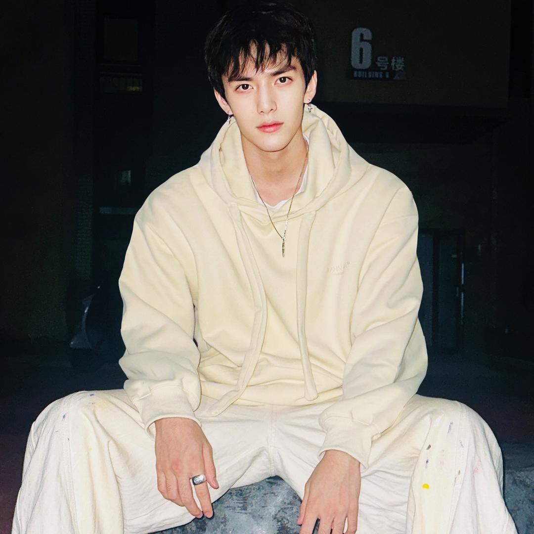 杨俊龙
