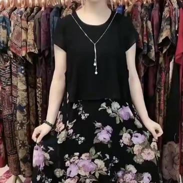 彤彤妈妈穿搭