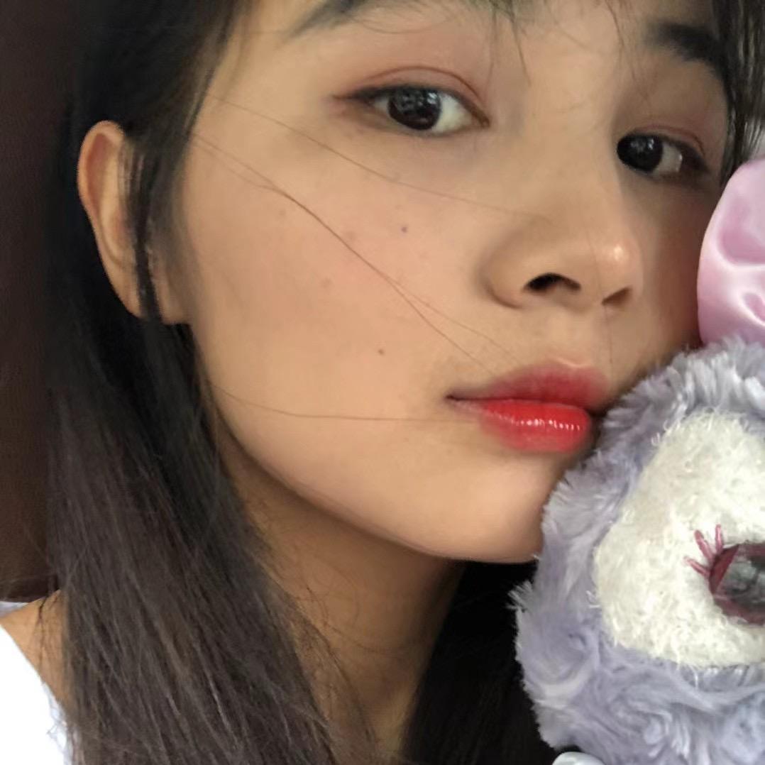 北鼻爱吃肉