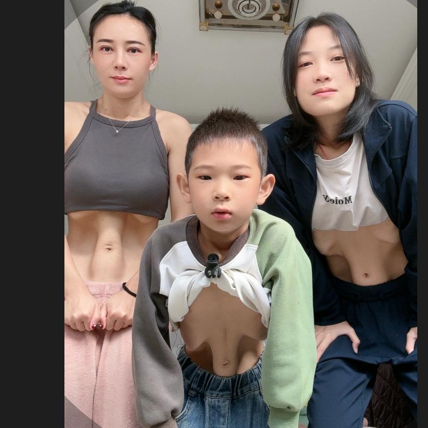 元妹狠狠的自律=自救