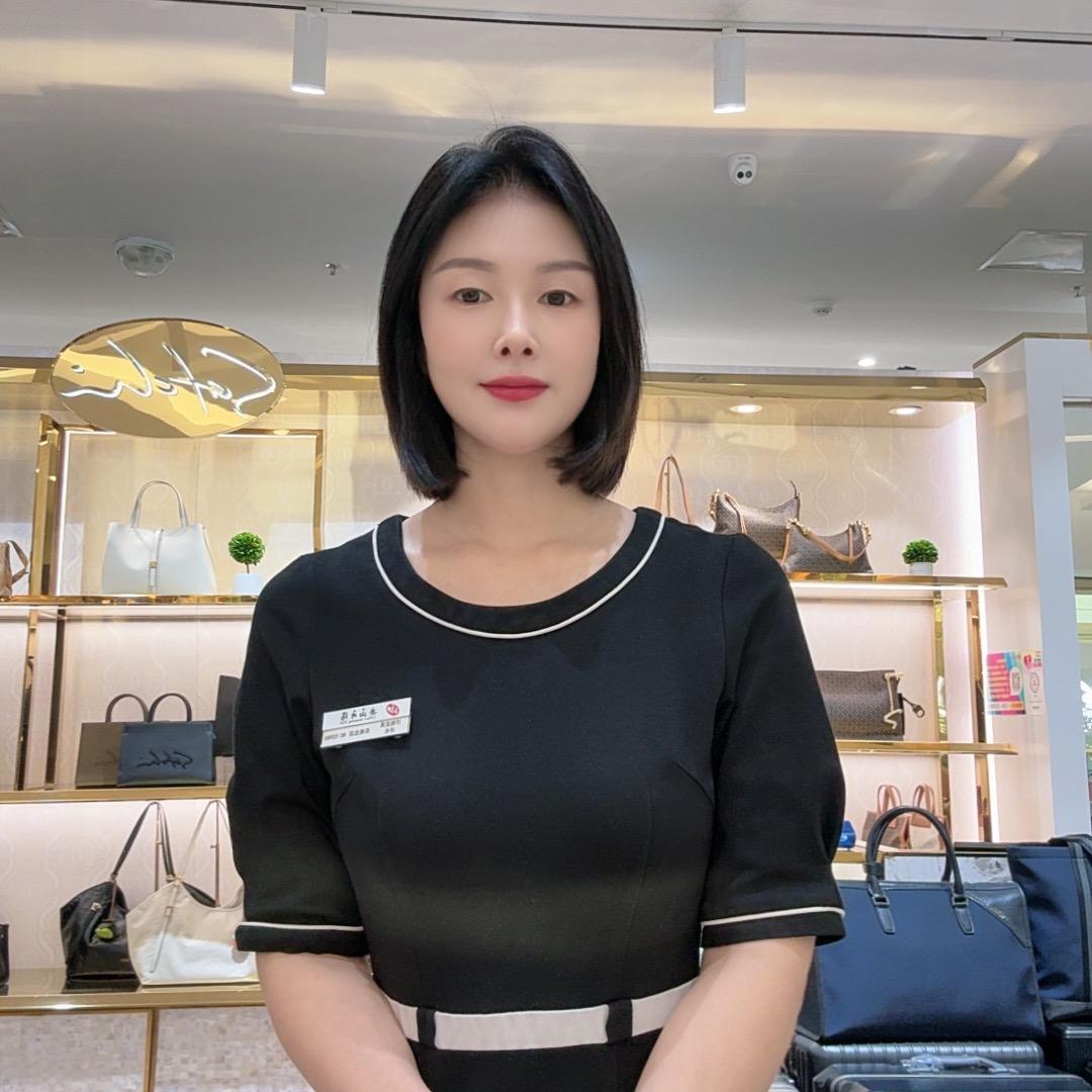 驻马店乐山商场沙驰皮具（小袁）