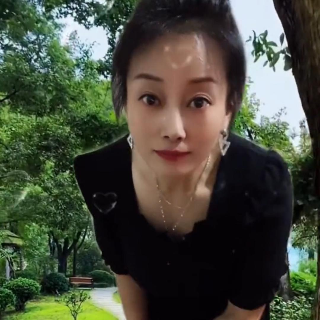 鑫鑫姐（8.40开首播）