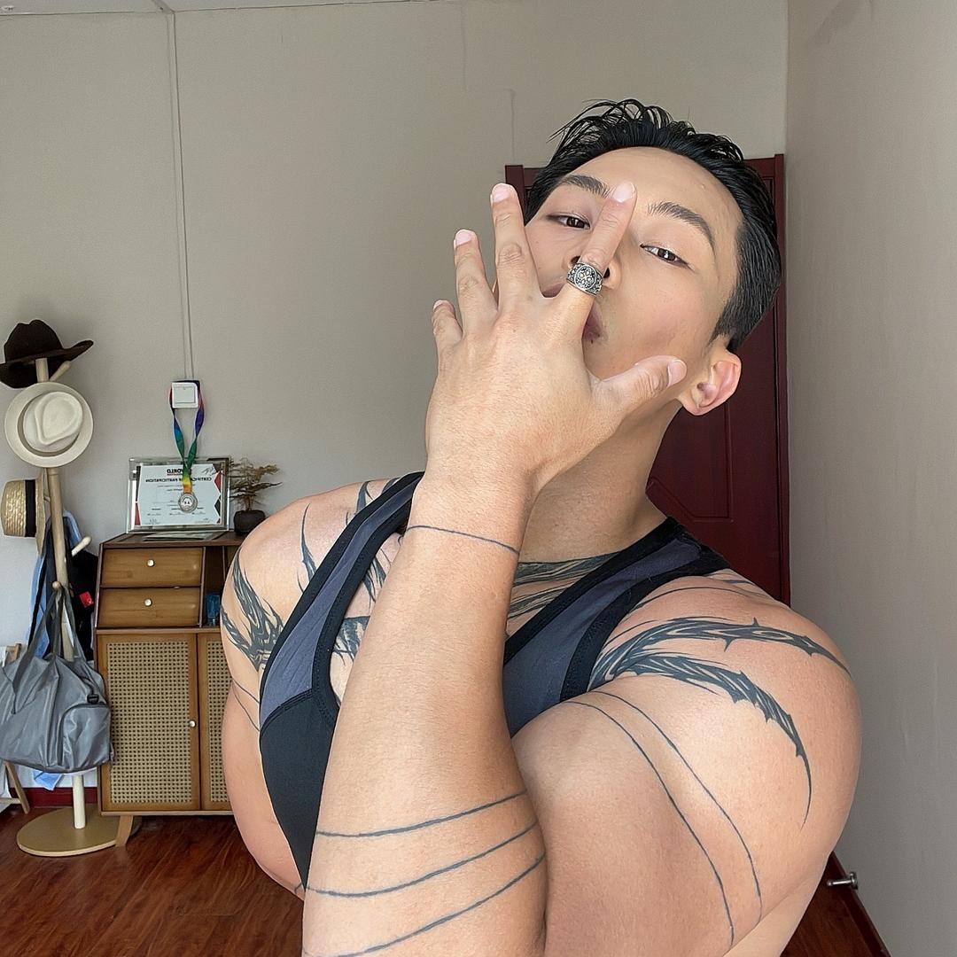 传奇机长.左巴杨