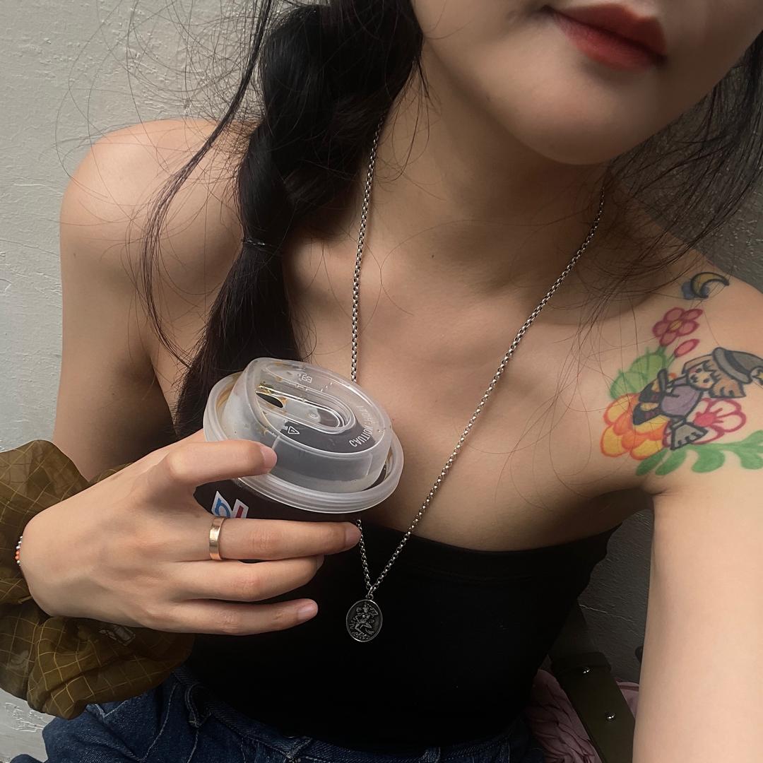 毛豆爱喝咖啡