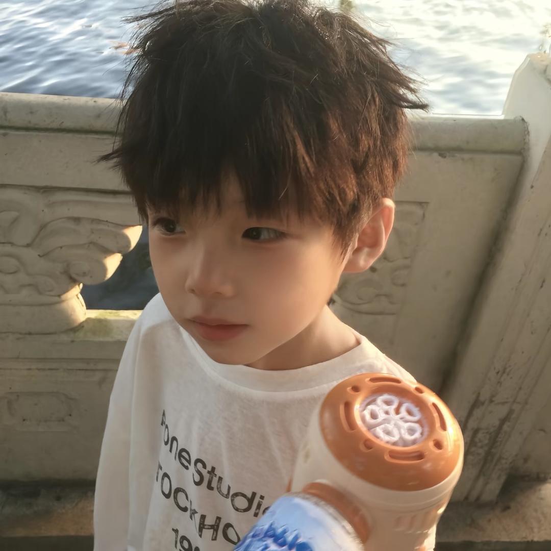 帽子歪歪戴