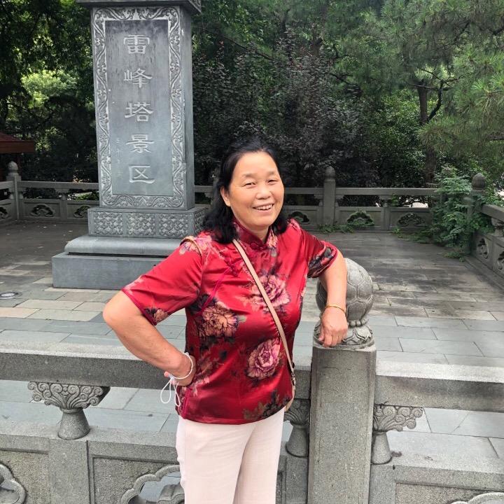 刘素华