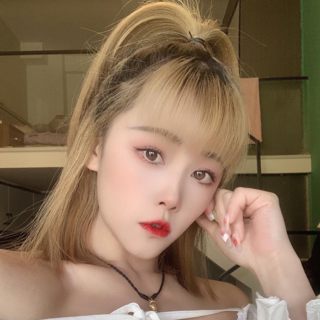 Lzz   🖤