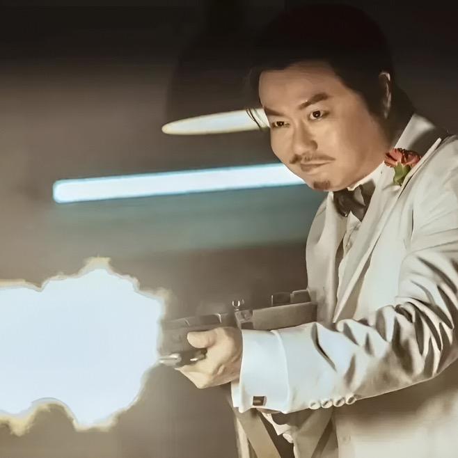 老王讲工作。