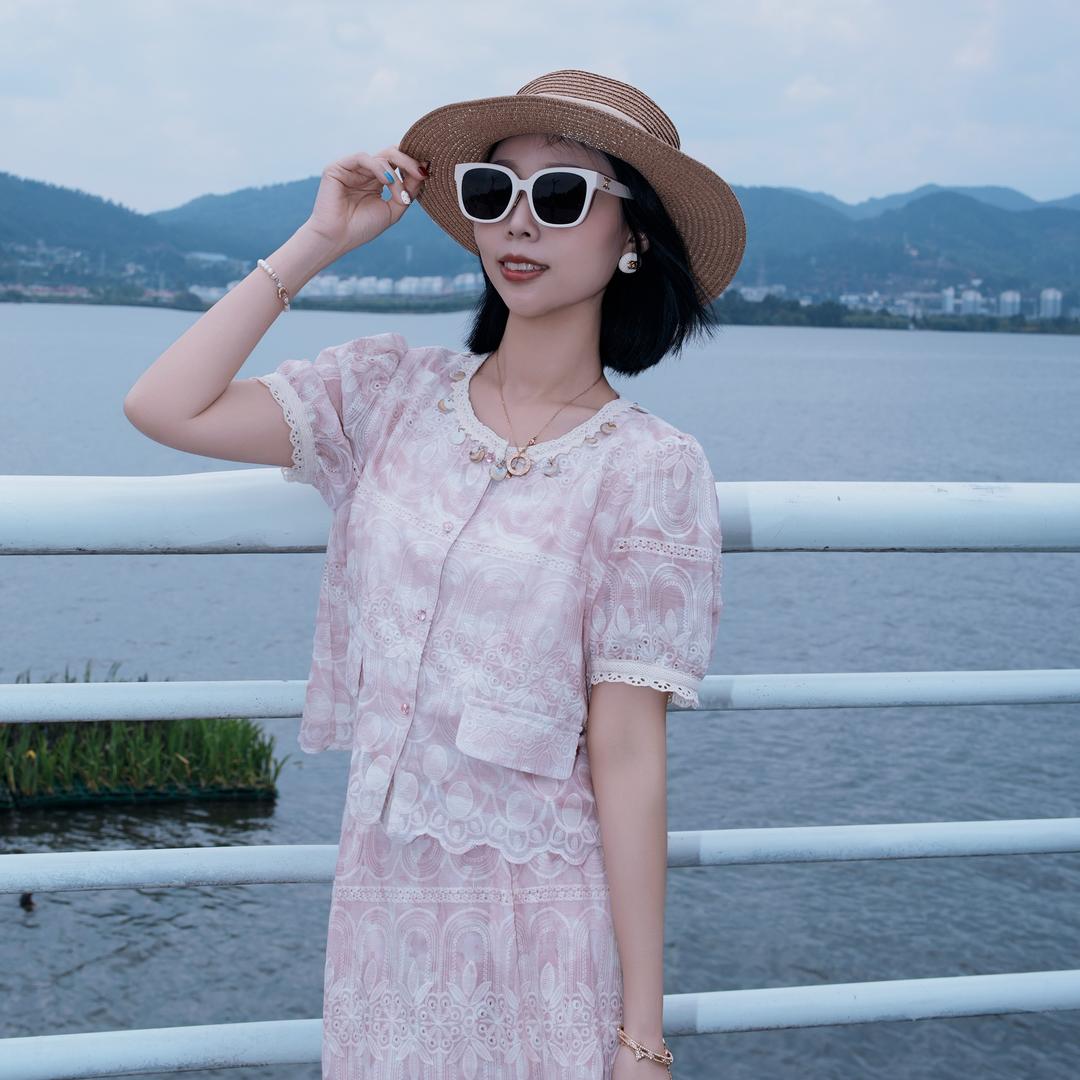 罗燕时尚 ｜美学搭配 丹丹