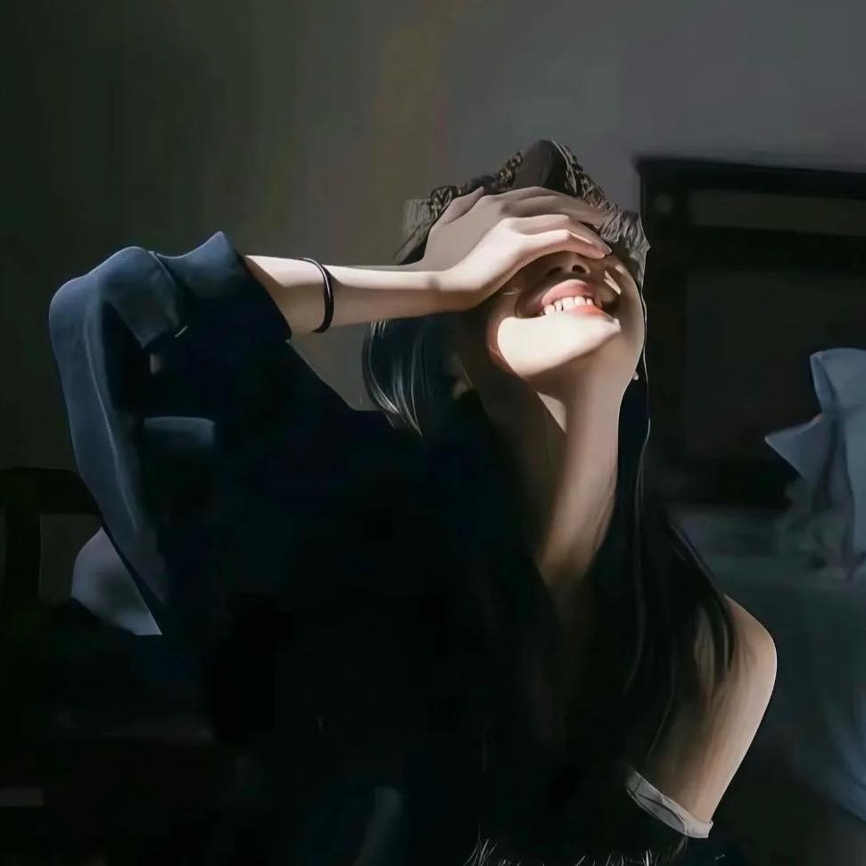 ｛       🈳白      ｝