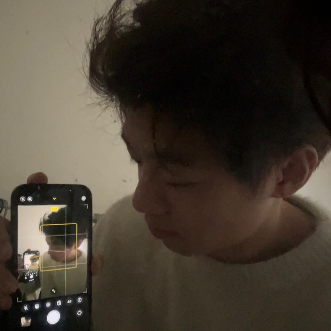 我喜欢女的🏸