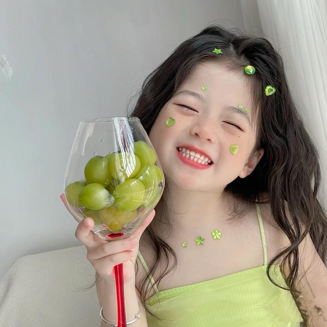 🌈 ￴优优吖头像
