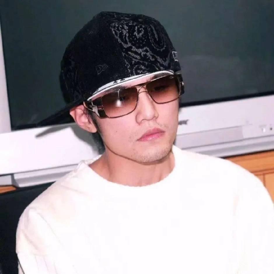 🤯🥶😶‍🌫️