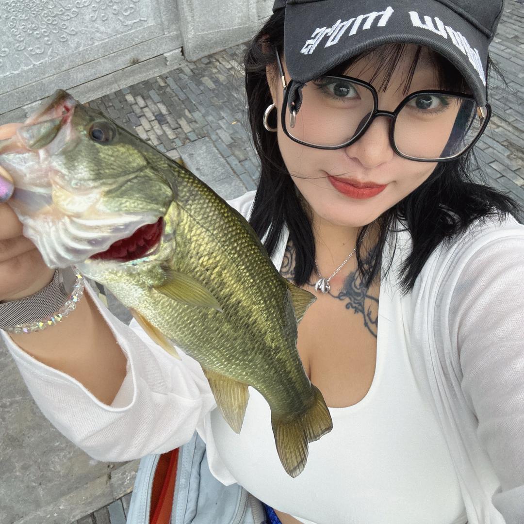 小咪学钓鱼🎣