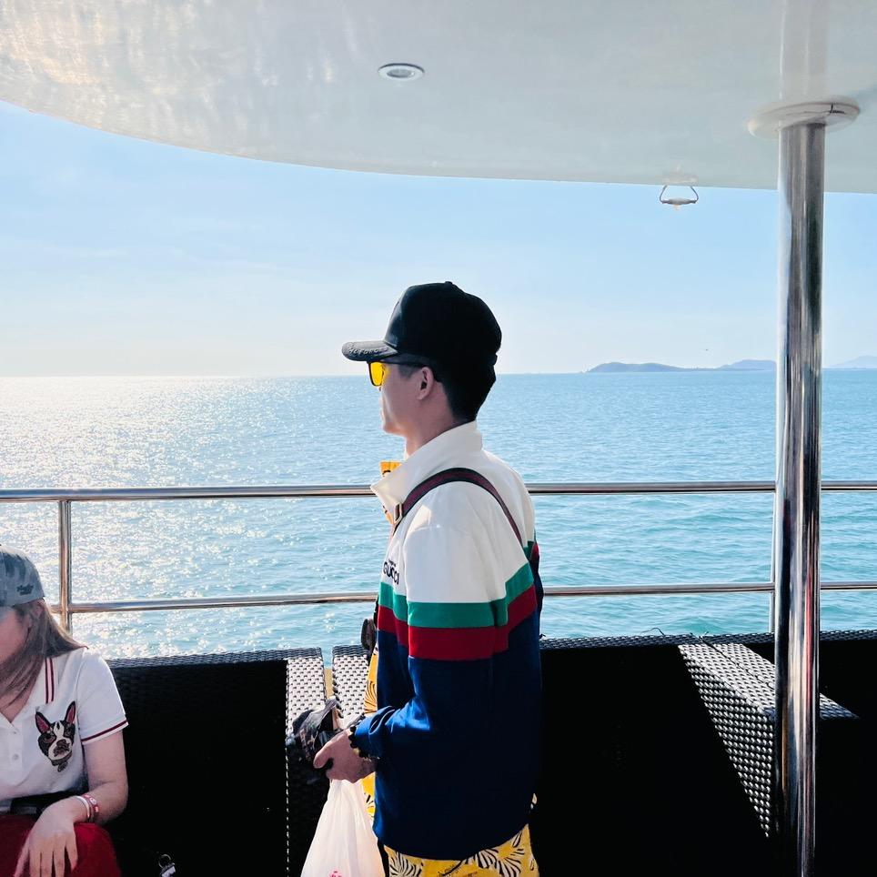 L.🇲🇴