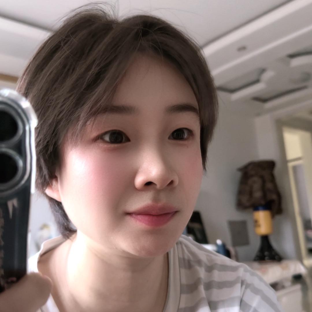 沙城卖手机📱的晓姐姐
