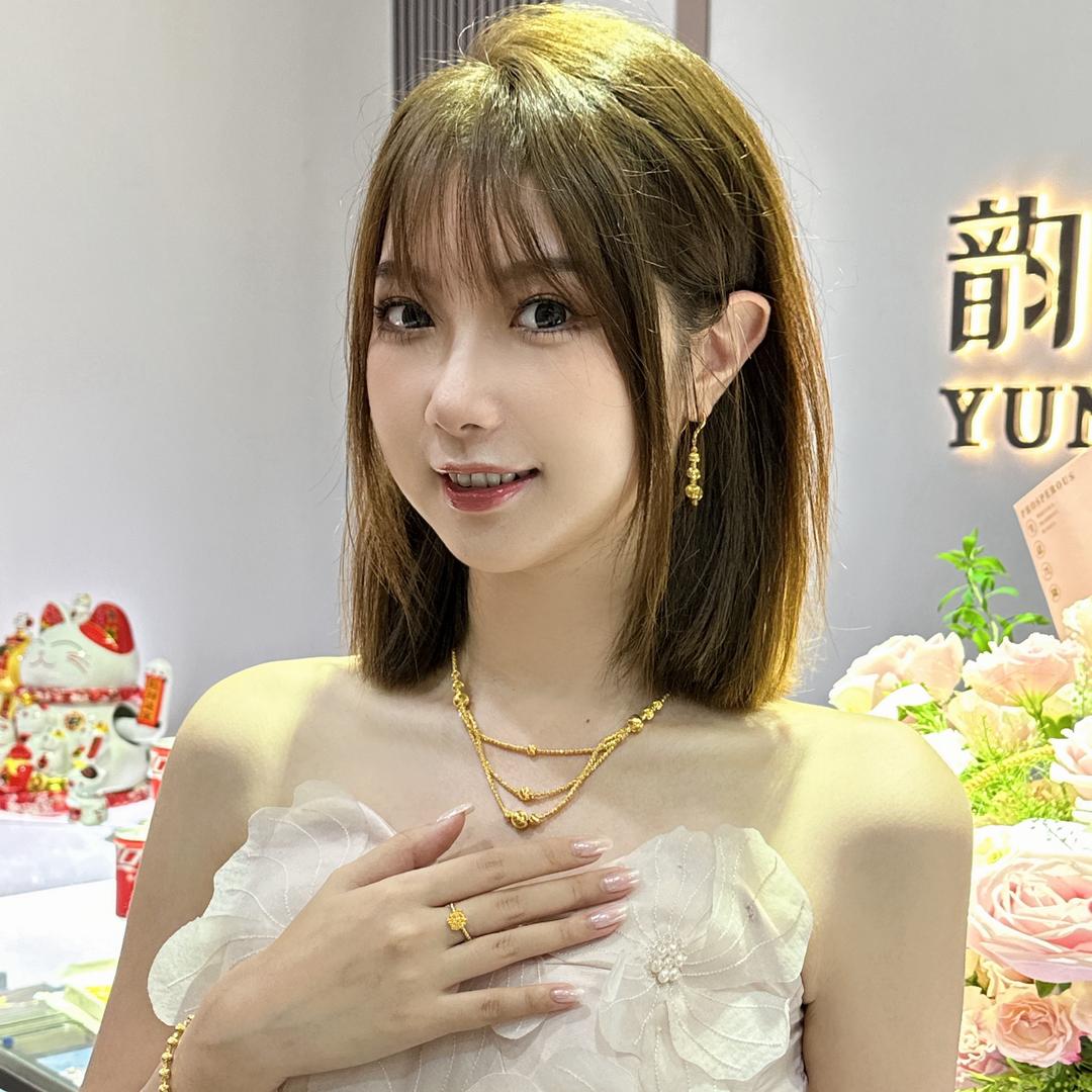 黄嘉嘉-韵祺黄金珠宝