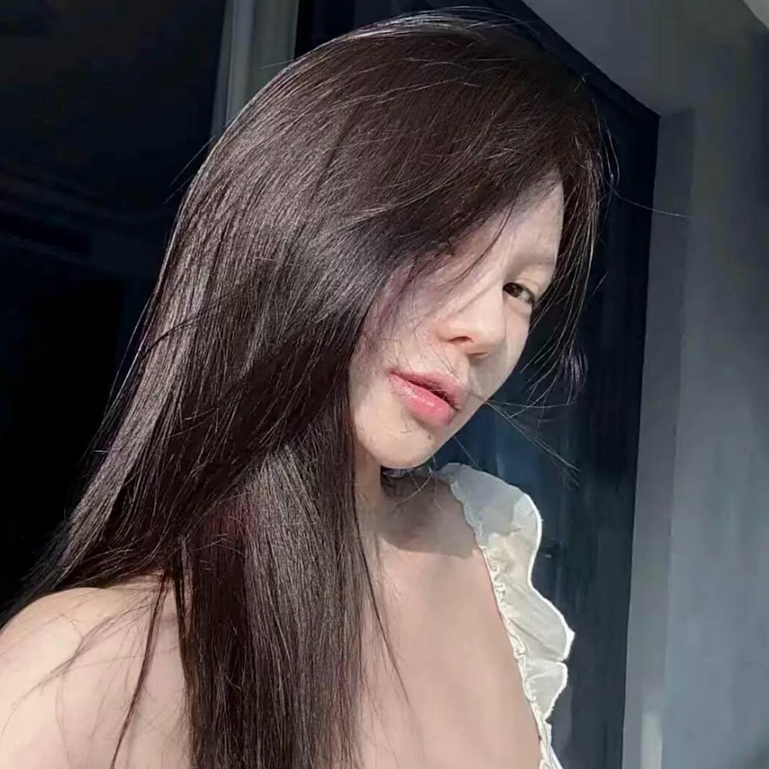 77＆