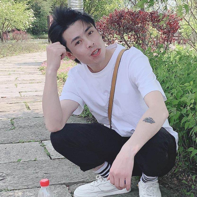 時玮