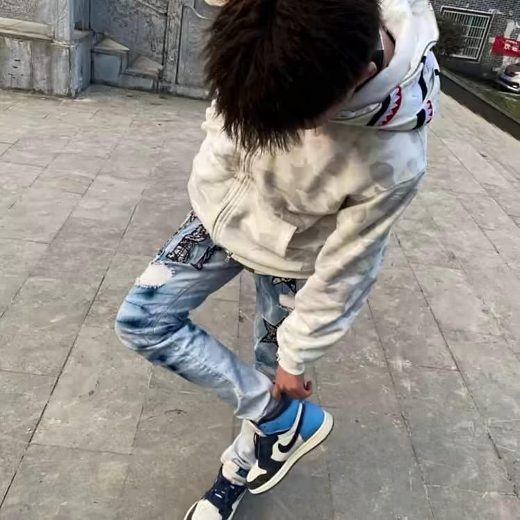 川子.