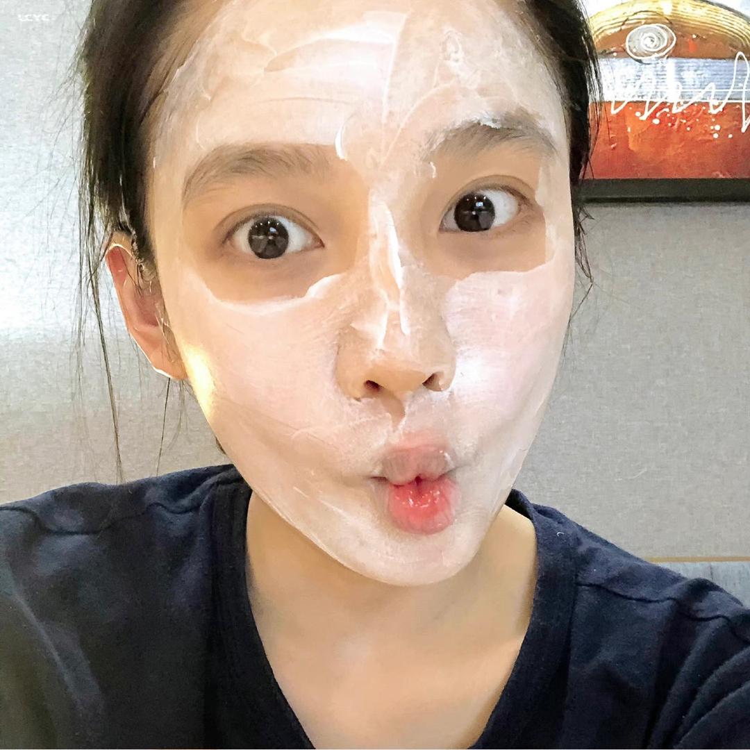 吃一口炒面